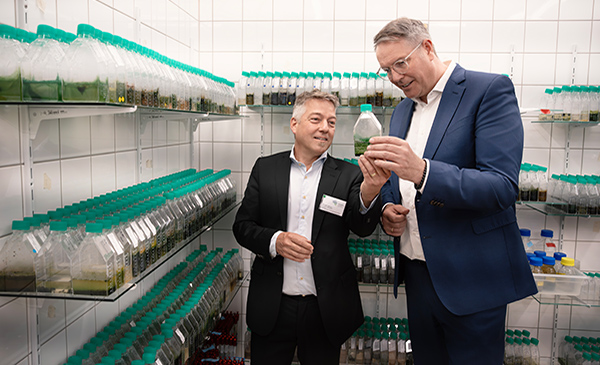 Waste2Value (W2V) - Michael Lakatos mit Ministerpräsident Alexander Schweitzer